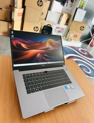 Lap Top Semi Novo com 06 Meses de Garantia Huawei MateBook D15  | Core I5-1135G7 2.40 GHZ | 8GB DDR4 SDRAM |512 GB SSD  | 15.6”Display |Intel Irex Xe