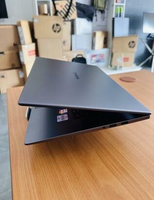 Lap Top Semi Novo com 06 Meses de Garantia Huawei MateBook D15  | Core I5-1135G7 2.40 GHZ | 8GB DDR4 SDRAM |512 GB SSD  | 15.6”Display |Intel Irex Xe