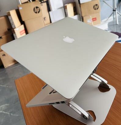 MacBook Pro 2015 / 16 Retina Display  Intel Core I7 2.20 GHZ  16 GB Memória RAM  512 GB SSD  15.4 polegadas (2880×1800) Intel Íris pro Graphics 2GB  P