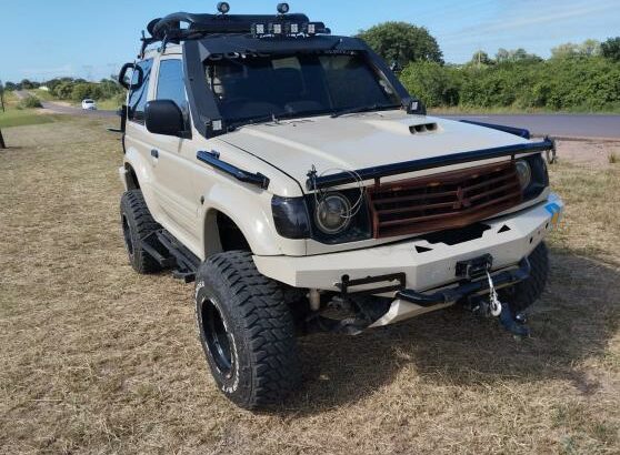 Mitsubishi Pagero 3.000. *6G72*  V6/•Gosolina e gás Manual 4X4