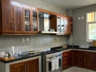 Vende-se excelente apartamento T4 na Julius Nyerere