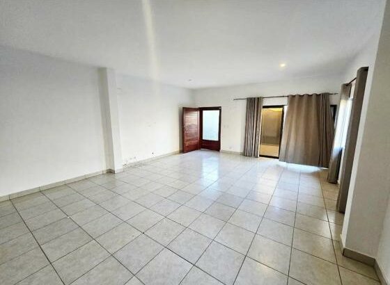 Vende-se Moradia Tipo 3 no Condomínio Liberdade