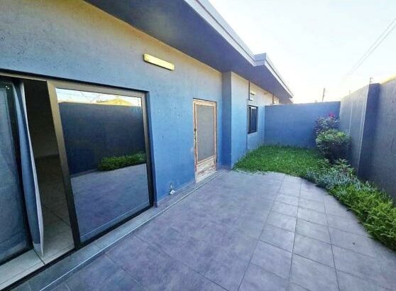 Vende-se Moradia Tipo 3 no Condomínio Liberdade