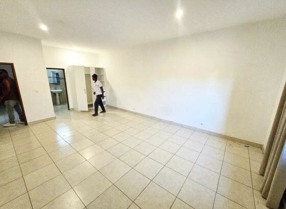 Vende-se Moradia Tipo 3 no Condomínio Liberdade