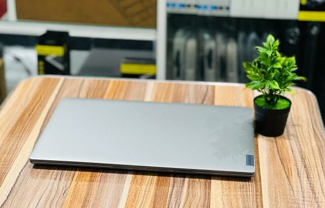 Lenovo IdeaPad Slim 3i, i7-12Th Gen. Moderno & Executivo