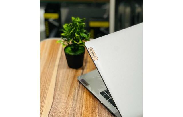 Lenovo IdeaPad Slim 3i, i7-12Th Gen. Moderno & Executivo