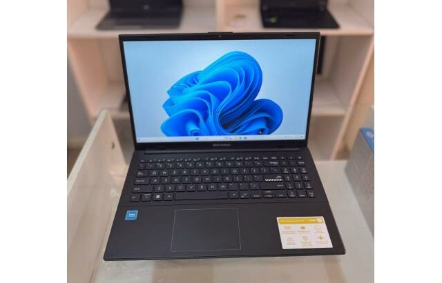 Laptop ASUS – VIVOBOOK Go 12° Gen, New out of Box.