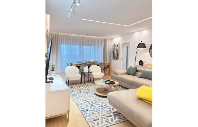 Arrenda-se Luxuoso Apartamento T3 mobilado no condomínio New life