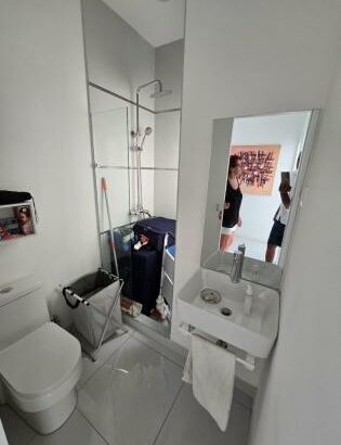 Vende-se T2 com Mobilia na Matola Fomento Condomínio