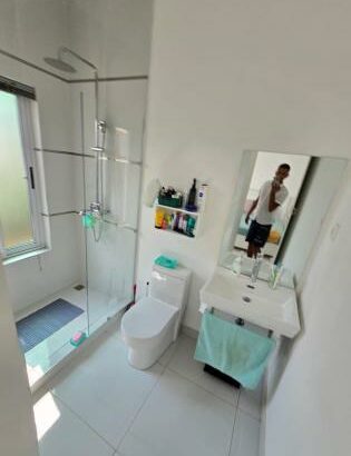 Vende-se T2 com Mobilia na Matola Fomento Condomínio