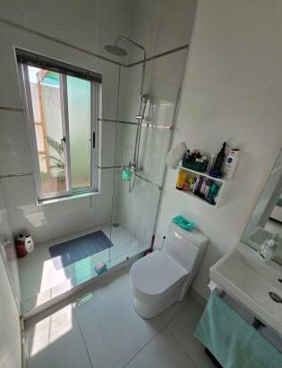 Vende-se T2 com Mobilia na Matola Fomento Condomínio