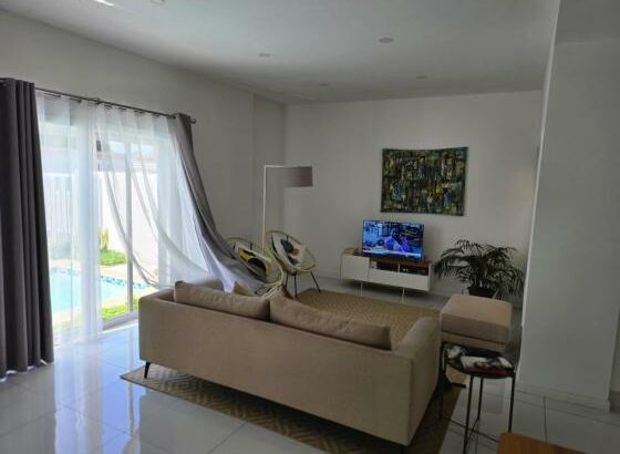 Vende-se T2 com Mobilia na Matola Fomento Condomínio