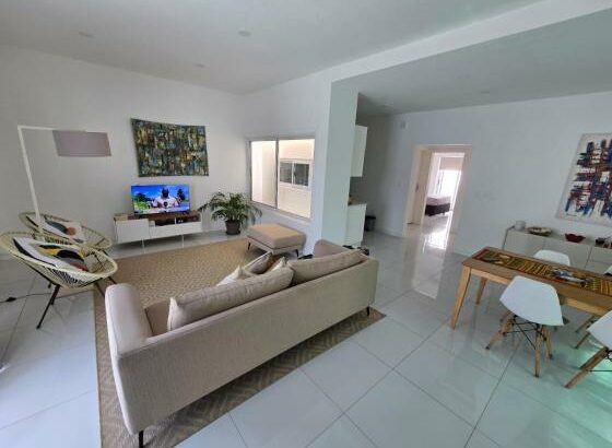 Vende-se T2 com Mobilia na Matola Fomento Condomínio