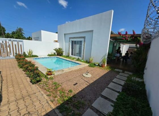 Vende-se T2 com Mobilia na Matola Fomento Condomínio