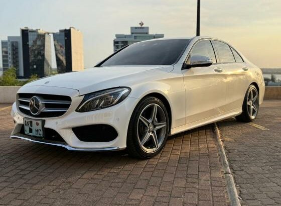 Mercedes C200 AMG Pack RECEM IMPORTADO