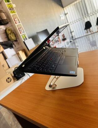 Atenção Atenção Chegou o seu Lap Top Semi Novo Ideal para Clientes que não andam de Chapa : LENOVO Thinkpad L15 Gen 4 Intel CORE I5-1335U 13 th Gen ,