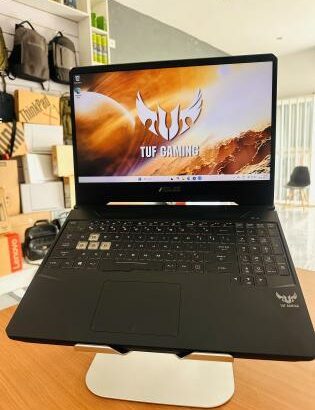 Atenção Gamers ,Programadores, Arquitetos e Designs a vossa hora de Brilhar e Trabalhar Com estilo + boa performance chegou Temos O Monstruoso: Asus T