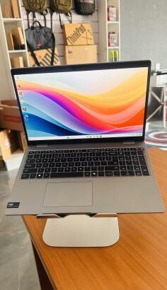 Dell Latitude 5550 Ultrabook Machine ,Intel Core Ultra 5-135U  14TH Generation (14CPUS) 16 GB DDR5 SDRAM , 512 GB SSD NVMe , Intel R Graphics Display