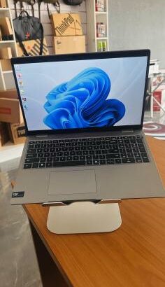 Dell Latitude 5550 Ultrabook Machine ,Intel Core Ultra 5-135U  14TH Generation (14CPUS) 16 GB DDR5 SDRAM , 512 GB SSD NVMe , Intel R Graphics Display