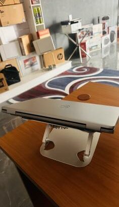 Dell Latitude 5550 Ultrabook Machine ,Intel Core Ultra 5-135U  14TH Generation (14CPUS) 16 GB DDR5 SDRAM , 512 GB SSD NVMe , Intel R Graphics Display