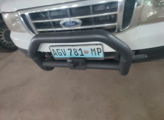 Ford ranger 2.5 Diesel Manual 4X4 Cabine meia