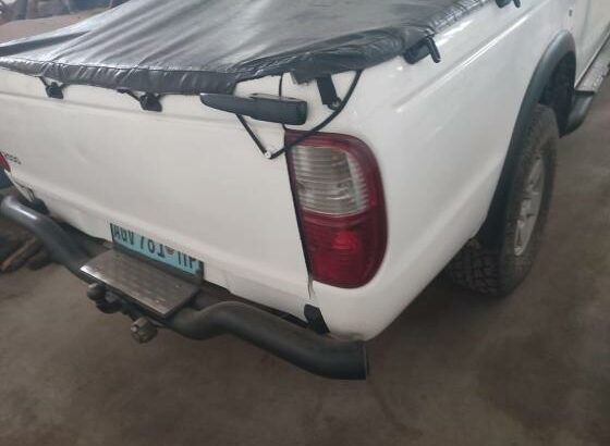 Ford ranger 2.5 Diesel Manual 4X4 Cabine meia