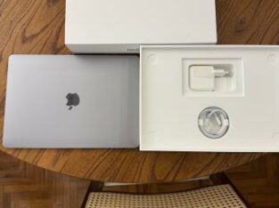 MacBook Air 13” M1 – Excelente estado, completo na caixa