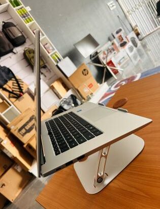 Lap Top Clássico e Exclusivo em promoção  Huawei MateBook D15 Metalizado,Intel Core I3-1115G4 ,(4 CPUs) 3.00GHZ  , 8GB DDR4 SDRAM,256 GB SSD NVMe, 15.