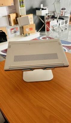 Lap Top Semi Novo HP Lap Top 15-fd0xxx 15.6 inch G9 Intel Core I5-1334U 13 th Gen  (12 CPUs)1.30GHZ , 16 GB DDR5” SDRAM , 1TBSSD , Intel UHD Graphics,