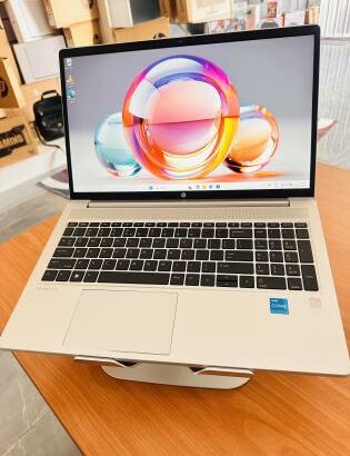 Lap Top Semi Novo HP Probook 450 15.6 inch G9 Intel Core I5-1335U 13 th Gen  (12 CPUs)1.30GHZ , 8 GB DDR5 SDRAM , 512 GB SSD , Intel UHD Graphics, Tec