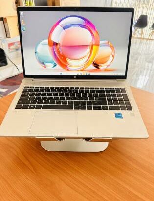 Lap Top Semi Novo HP Probook 450 15.6 inch G9 Intel Core I5-1335U 13 th Gen  (12 CPUs)1.30GHZ , 8 GB DDR5 SDRAM , 512 GB SSD , Intel UHD Graphics, Tec