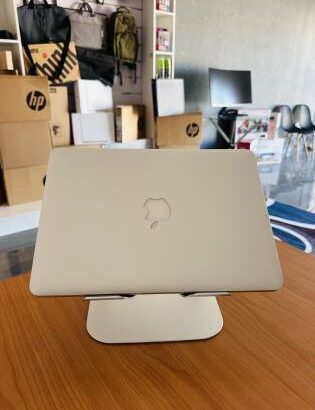MacBook Pro 2015 Retina Display Intel Core I5 2.70 GHZ , 8 GB RAM 128 GB SSD , 14 polegadas Teclado Luminoso,Intel Íris Xe Graphics, Preço 27.500.00MT