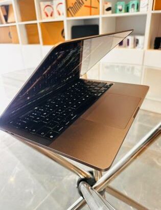 MacBook Pro 2018 Retina Touchbar i5 8GB RAM 256GB SSD 13.3”