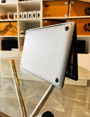 MacBook Pro 2018 Retina Touchbar i5 8GB RAM 256GB SSD 13.3”