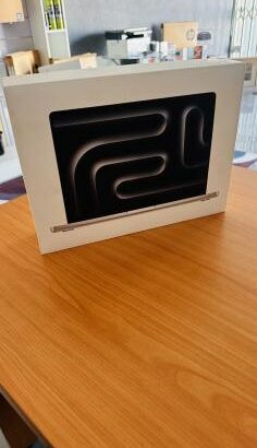 MacBook Pro M3 Pro 2024/2025 Open  box Novinho 0KM Chip M3 Pro , 18 GB ram  ,512 GB Armazenamento SSD, Novooooooo Com todos Acessórios e Garantia Preç