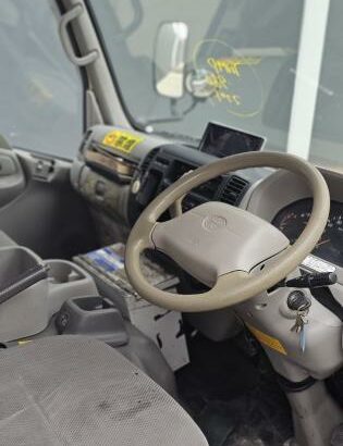 Toyota Dyna Contetorizada